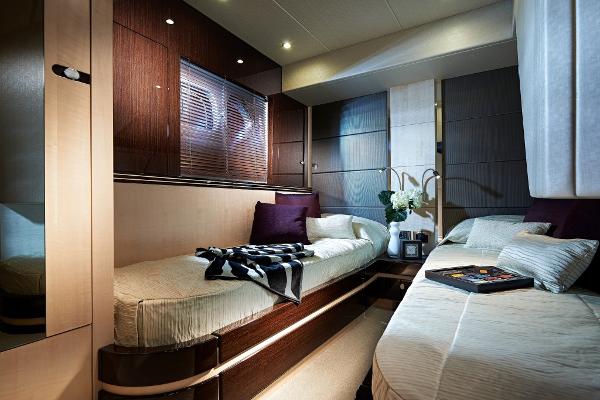 Sunseeker Manhattan 55 Twin Cabin