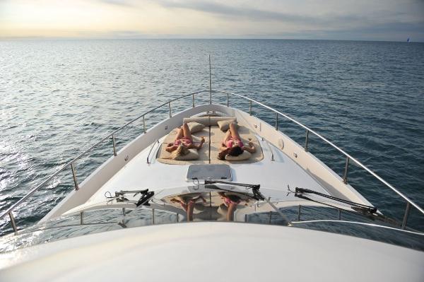 Aqualiner 77 Deck