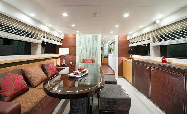 Aqualiner 77 Saloon