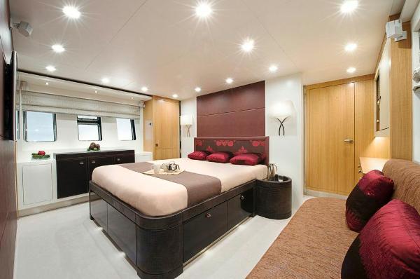 Aqualiner 77 Cabin