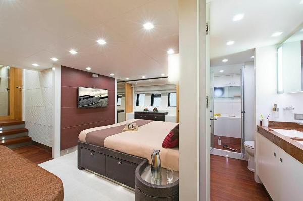 Aqualiner 77 Cabin