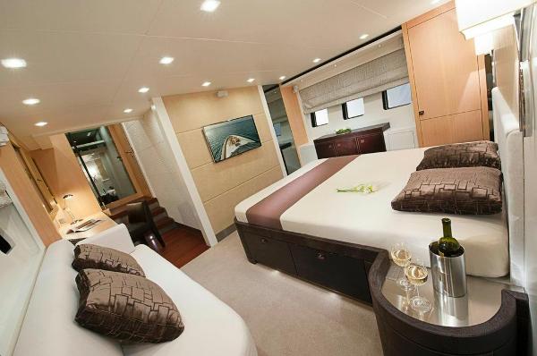 Aqualiner 77 Cabin