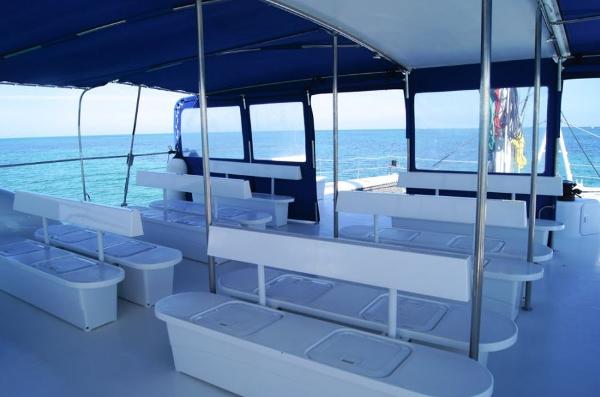 Fountaine Pajot Taiti Day Charter 80 Seating