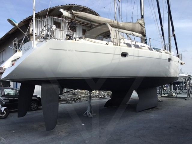 Universal Yachting