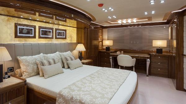 Conrad 115 Lunar Cabin