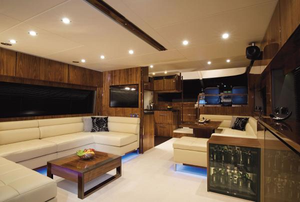 Fairline Squadron 65 Saloon