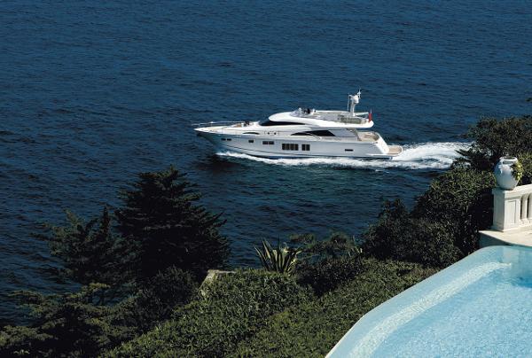 Fairline Squadron 78 Custom Running Shot