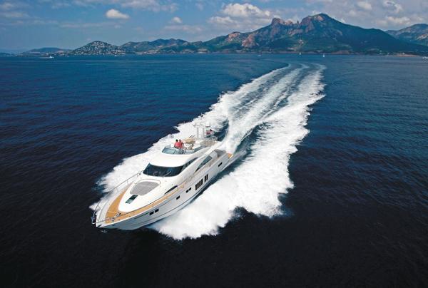 Fairline Squadron 78 Custom Running Shot