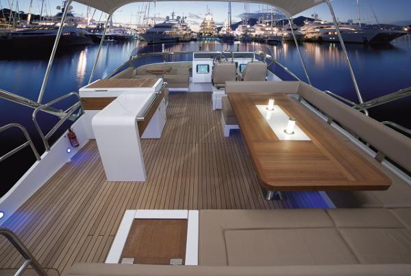 Fairline Squadron 78 Custom Flybridge
