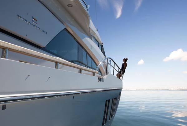 Fairline Squadron 78 Custom Exterior
