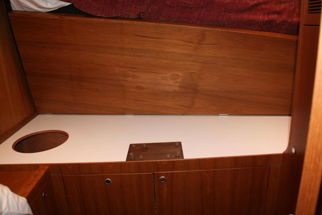 Port side cabin work bench under bunk