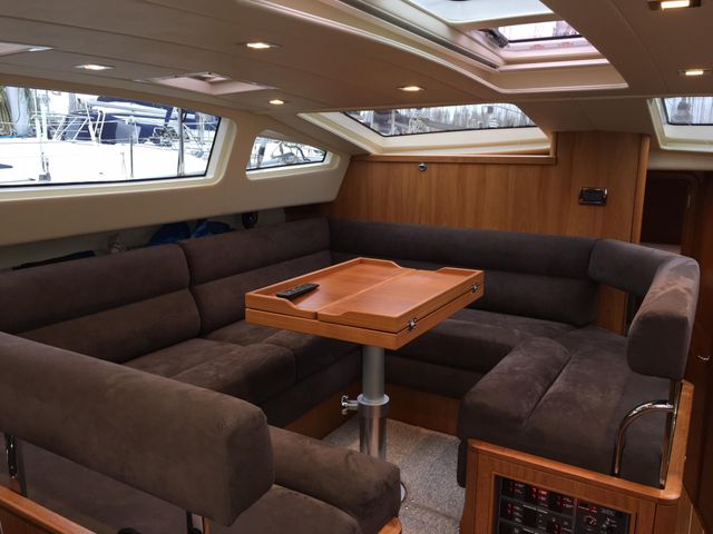 Raised Saloon Seating Area