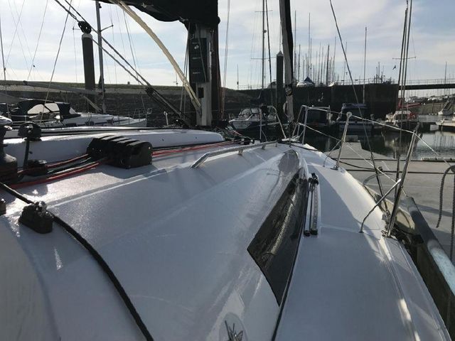 Jeanneau Sun Fast 3200 - superstructure