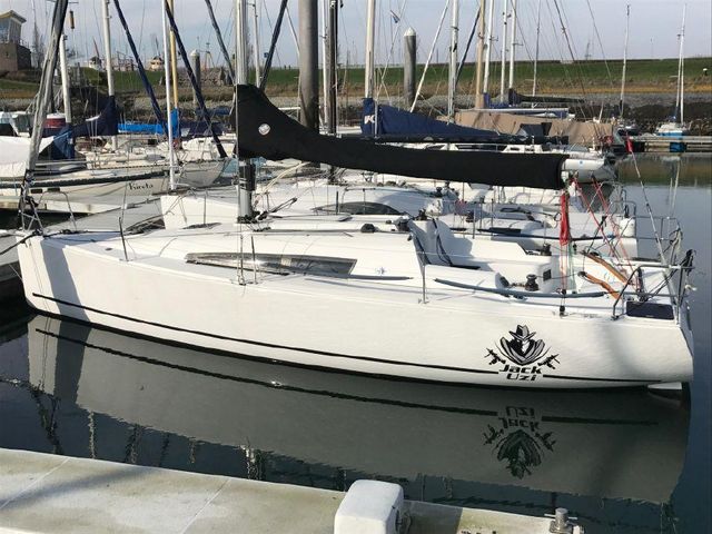 Jeanneau Sun Fast 3200 - side
