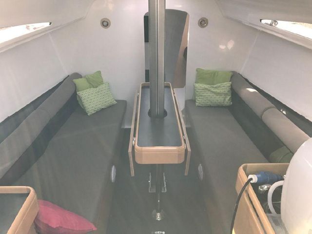 Jeanneau Sun Fast 3200 - saloon