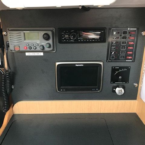 Jeanneau Sun Fast 3200 - chart table