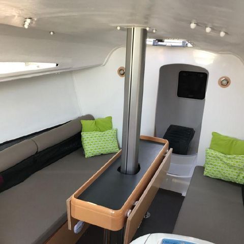 Jeanneau Sun Fast 3200 - saloon