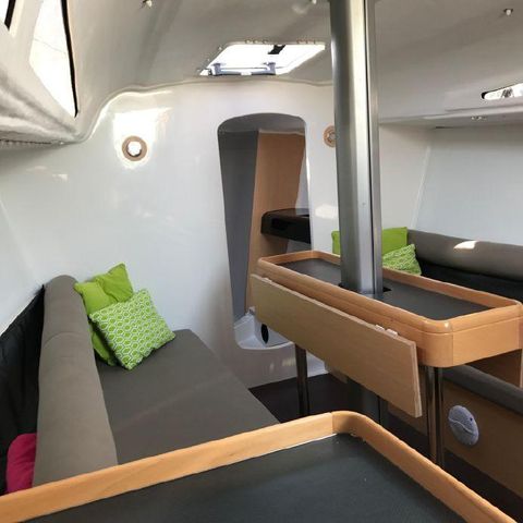 Jeanneau Sun Fast 3200 - saloon