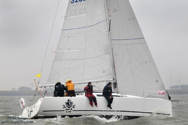 Jeanneau Sun Fast 3200 - under sail