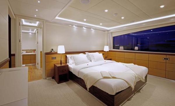 Curvelle Quaranta Master Cabin