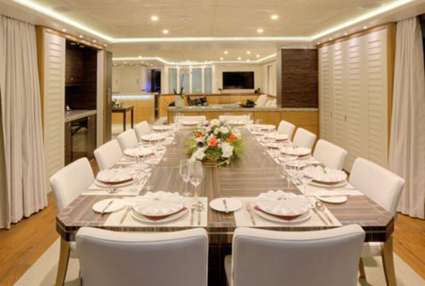 saloon deck dining