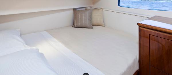 Maritimo 440 Offshore Convertible Cabin