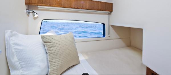 Maritimo 440 Offshore Convertible Cabin