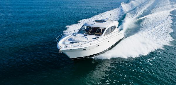 Maritimo C60 Sports Cabriolet Running Shot