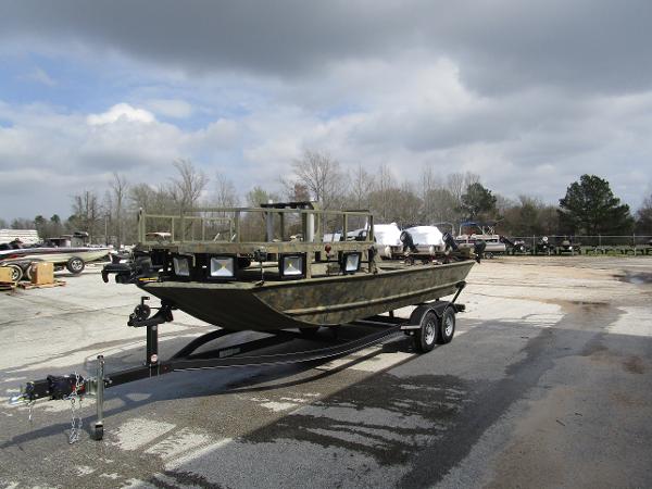 Tracker Grizzly 1860 Sportsman: Point And Shoot - Boats.com