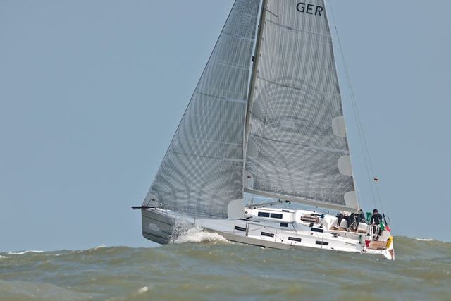 Manufacturer Provided Image: Bavaria 40S Cruiser