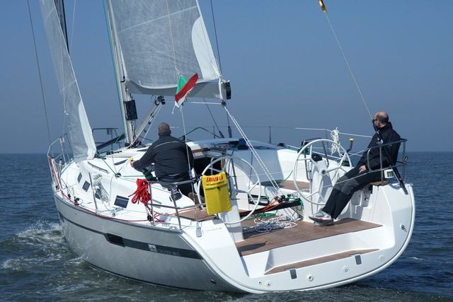 Manufacturer Provided Image: Bavaria 40S Cruiser