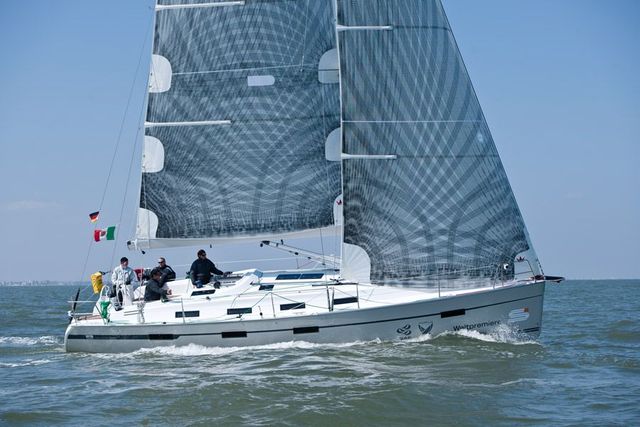 Manufacturer Provided Image: Bavaria 40S Cruiser