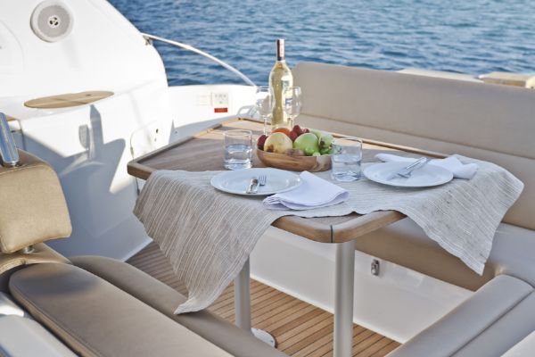 Bavaria Sport 39 Deck