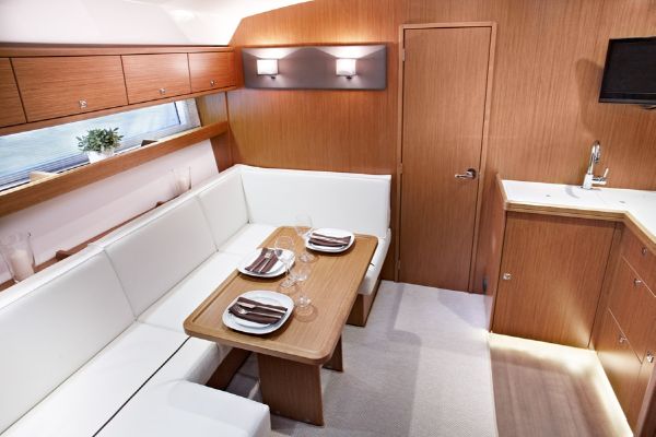 Bavaria Sport 39 Salon