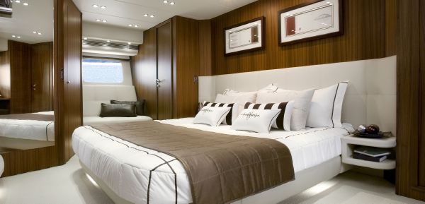 Maritimo M73 Stateroom