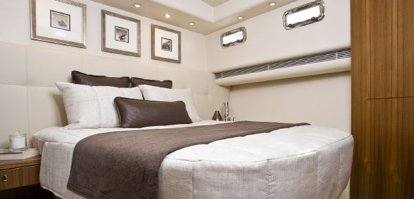 Maritimo M73 Guest Cabin