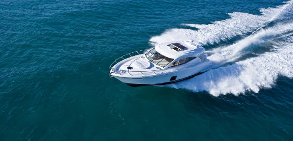 Maritimo C53 Sports Cabriolet Running Stern