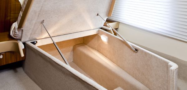 Maritimo C53 Sports Cabriolet Cabin Storage
