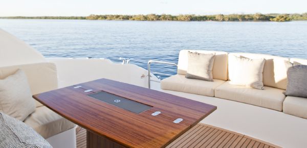 Maritimo C53 Sports Cabriolet Cockpit