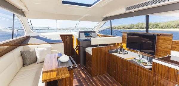 Maritimo Mustang 43 Saloon