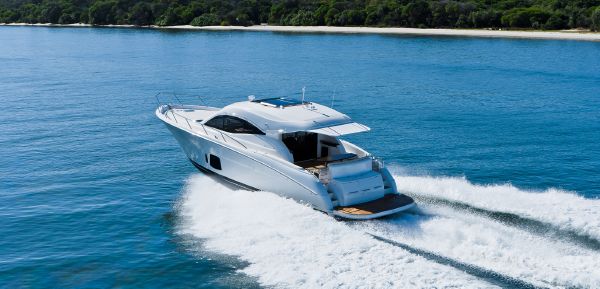 Maritimo Mustang 50 Stern