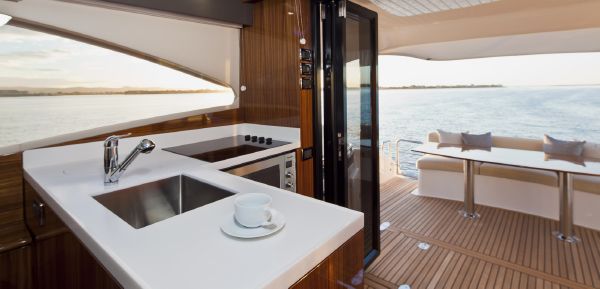 Maritimo Mustang 50 Galley