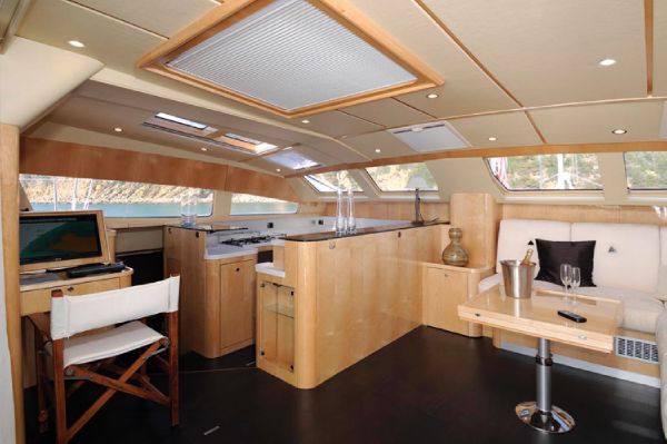 Privilege 515 Saloon