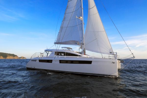 Privilege 515 Sailing