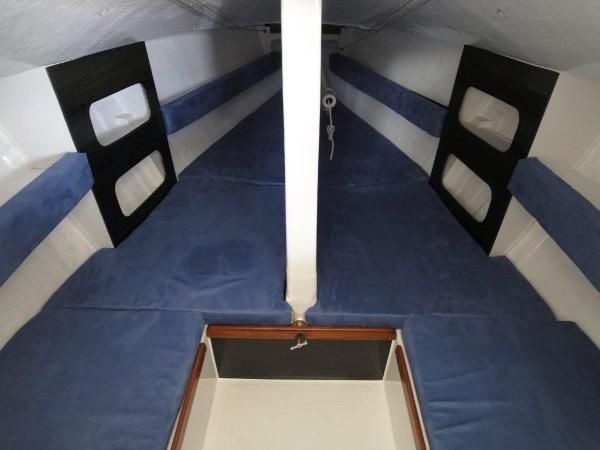 Skippi 650 Race Cabin