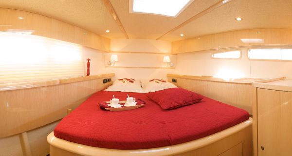 Feeling 52 Cabin