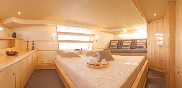Feeling 52 Cabin
