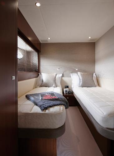Princess V78 Port Twin Cabin
