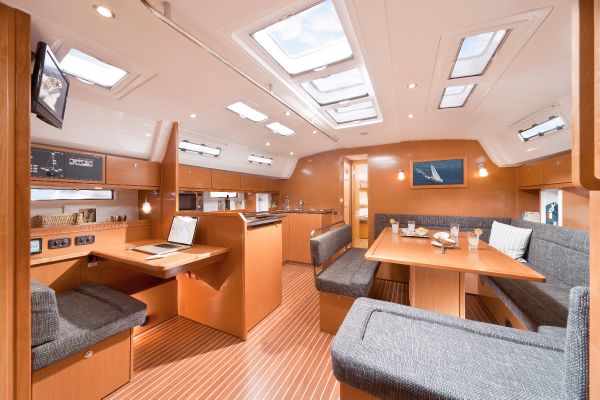 Bavaria 50 Cruiser Interior