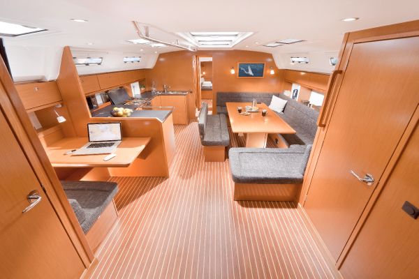 Bavaria 50 Cruiser Interior